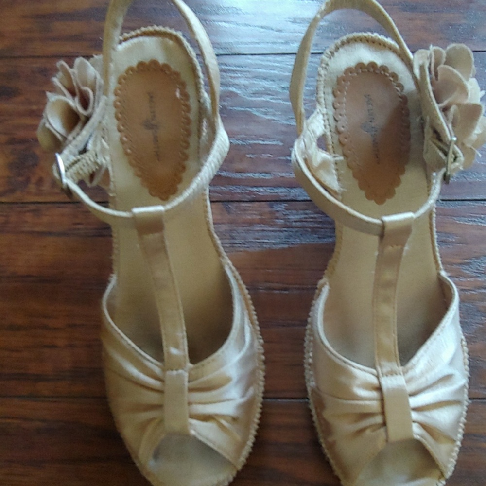 Jaclyn Smith wedges